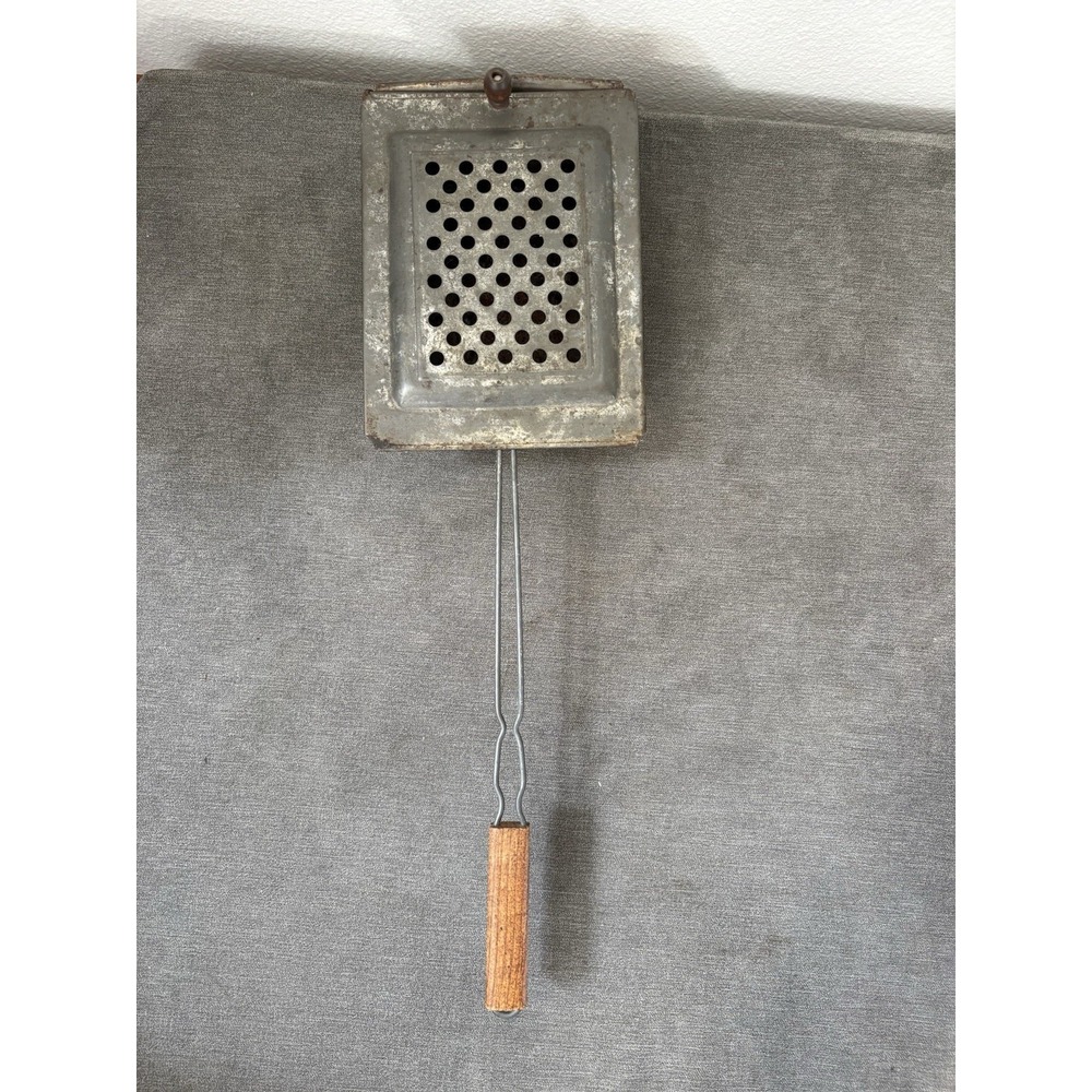 Popcorn Popper Basket With Sliding Top‎ Camp Fire Fireplace Metal Vintage READ
